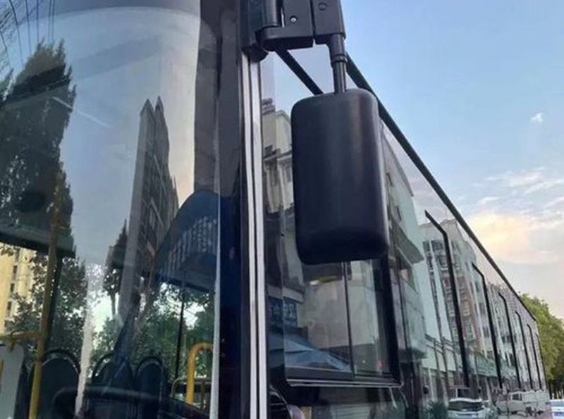 公交車反光鏡
